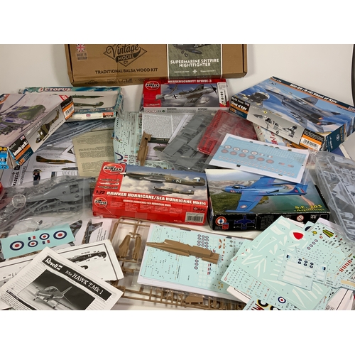 142 - PLASTIC MODEL KITS, BBMF COLLECTION LANCASTER, WITH BAGGED PARTS & TRANSFER, REVELL MERLIN, ITALERI ... 