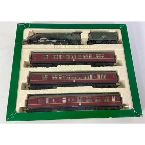 512 - HORNBY GREAT BRITISH TRAIN PACK, M3704, HEART OF MIDLOTHIAN, WITH LNER A4 60023, & 3 X MK1 COACHES, ... 