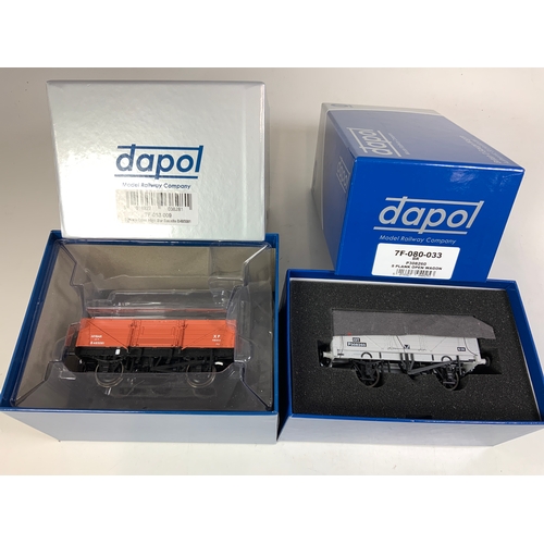 489 - DAPOL 0 GAUGE, 2 BOXED WAGONS, 5 PLANK OPEN HIGH BAR BAUXITE B485081, & BR 8 PLANK OPEN WAGON