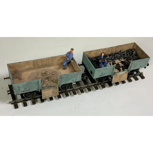 487 - DAPOL, 0 GAUGE 2 BOXED WAGONS, 5 PLANK WAGON CORRUGATED END, MODEL 7F-053-004 & 7F-053-007. ( NOTE T... 