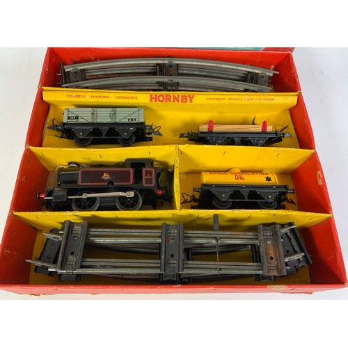 459 - HORNBY 0 GAUGE SET, HORNBY TANK TRAIN TANK GOODS SET NO 40, LOC 82011 PLUS 3 WAGONS & TRACK