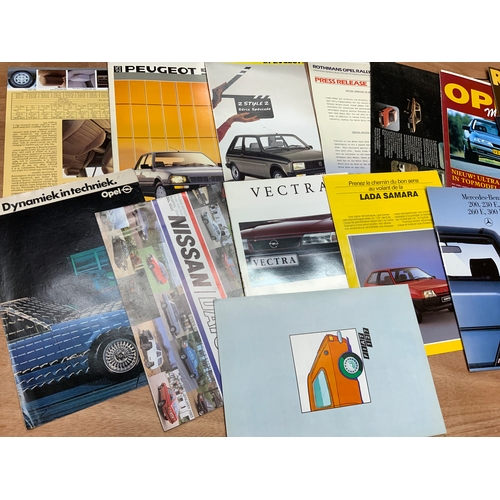 25 - ASSORTED MOTOR CAR BROCHURES & EPHEMERA, CITROEN, CHRYSLER, LAND ROVER, DAIMLER, MORGAN, CIVIC, RENA... 