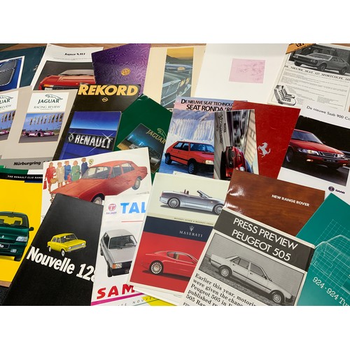 31 - MOTOR CAR BOOKLETS & BROCHURES, INC JAGUAR, SAAB, MARCOS, DWK, REKORD, RENAULT, TALBOT, SEAT, TRIUMP... 