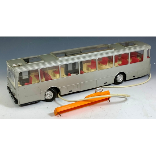 149 - A LARGE SCALE RICO-BUS, MERCEDES-BENZ, BATTERY OPERATED, WITH SERVICE PAPER, AS SHOWN, APPROX 70 CM ... 