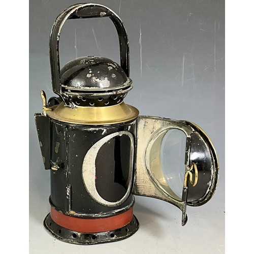 292 - RAILWAY HAND LAMP, BLACK & BRASS, IMPRESSED BR (W), 3 ASPECT, WICK MARKED BR(WR) BRASS COLLAR