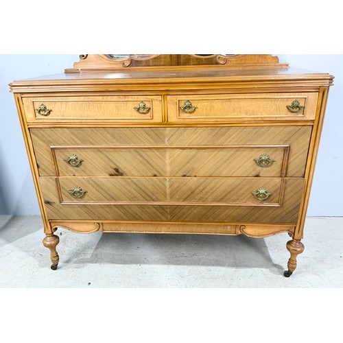 635 - CONTINENTAL DRESSING TABLE WIDTH 122cm