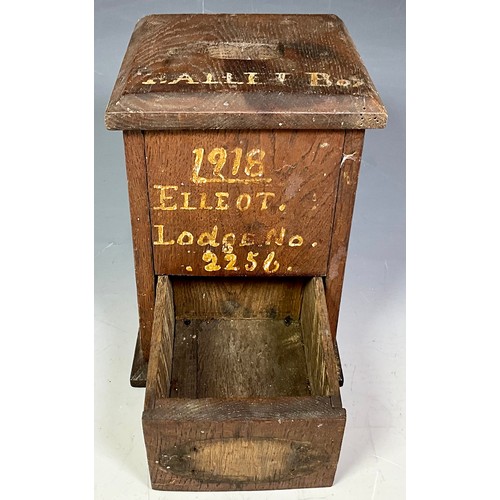 283 - OAK LODGE BALLOT BOX, PAINTED ON FRONT 1918 EILEOT LODGE NO 2256