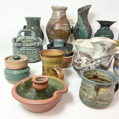 204 - QUANTITY OF STUDIO POTTERY