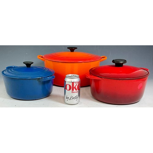 315 - MIXED LOT OF LARGE LE CREUSET CASSEROLES 22, 24 AND 30CM