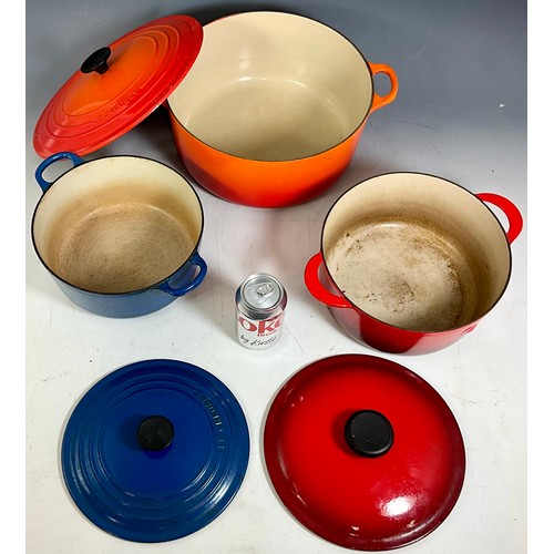 315 - MIXED LOT OF LARGE LE CREUSET CASSEROLES 22, 24 AND 30CM