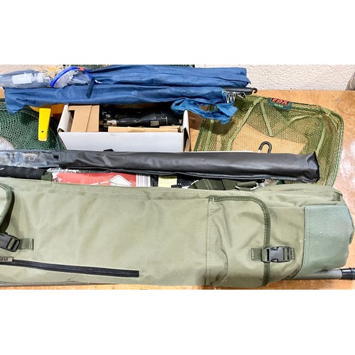 414 - TELESCOPIC FISHING RODS, KEEP NETS, LANDING NETS, ROD RESTS AND TF GEAR FISHING BAG