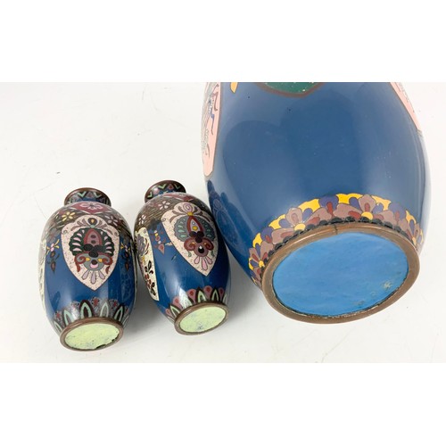 377 - IMPRESSIVE LARGE CLOISONNE VASE 37cm TALL WITH A PAIR OF SMALLER CLOISONNÉ VASES 12.5cm TALL