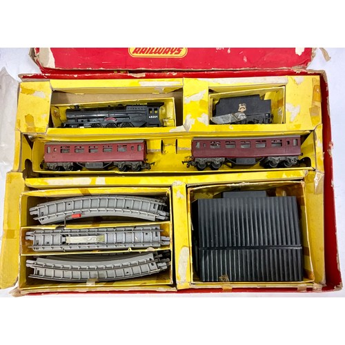 333 - TRIANG BOXED RO SET, EARLY EDITION, AS SHOWN PLUS SET RE, JINTY FREIGHT SET