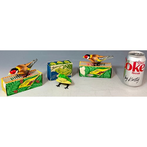 53 - 3 BOXED VOGEL PICK PICK TIN TOYS, MADE IN THE GDR, 5901 FROG FRUSCH, 5900 BIRD X 2