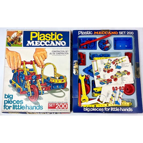 54 - MECCANO, 2 BOXED SETS AS SHOWN, SET 3 & PLASTIC MECCANO