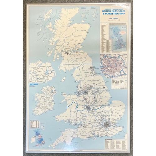 16 - A LARGE WALL MOUNTABLE MAP OF THE BRITISH ISLES, APPROX. 123 X 86 CM