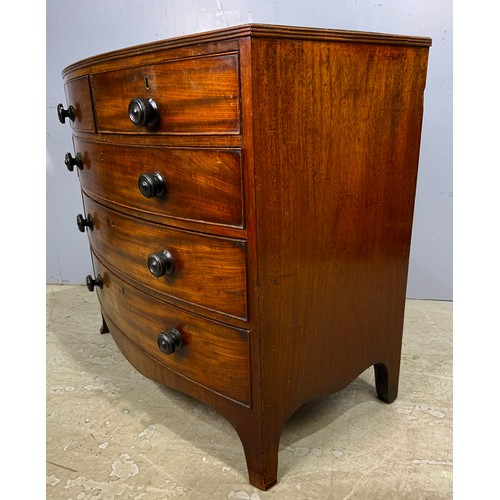 644 - BOW FRONT GEORGIAN MAHOGANY CHEST OF TWO OVER THREE DRAWERS ON SPLAYED FEET WIDTH 90cm