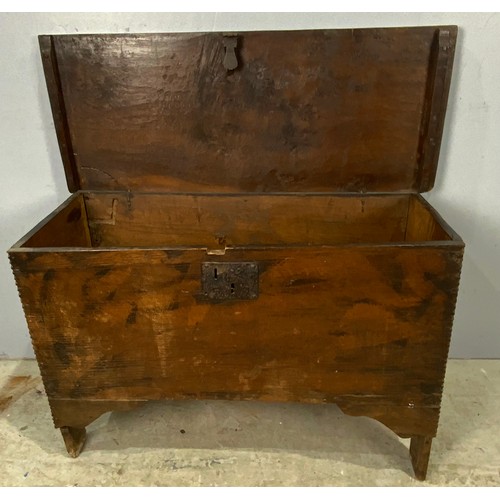 623 - ANTIQUE OAK COFFER / CHEST WIDTH 98cm