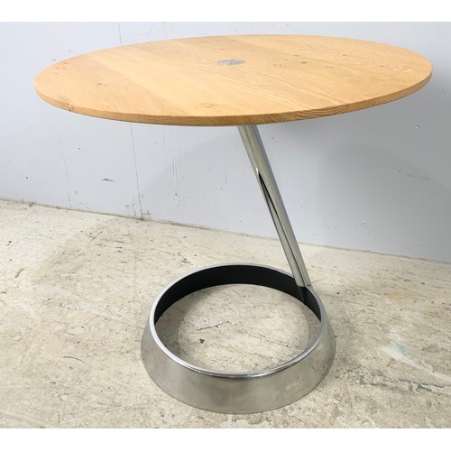 641 - STYLISH HILLER STAINLESS STEEL & WILD OAK CIRCULAR TABLE 55CM DIAMETER