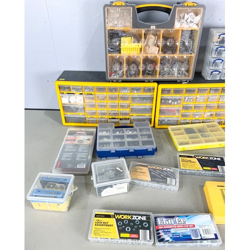 509 - QUANTITY OF MISC. SCREWS AND OTHER ACCESSORIES IN VARIOUS STORAGE CONTAINERS