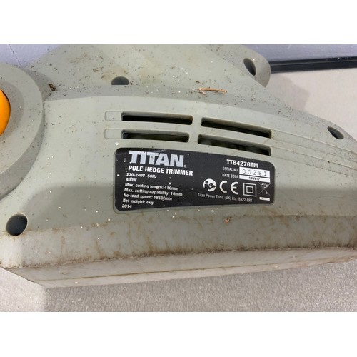 523 - TITAN TTB427GTM ELECTRIC LONG REACH HEDGE TRIMMER