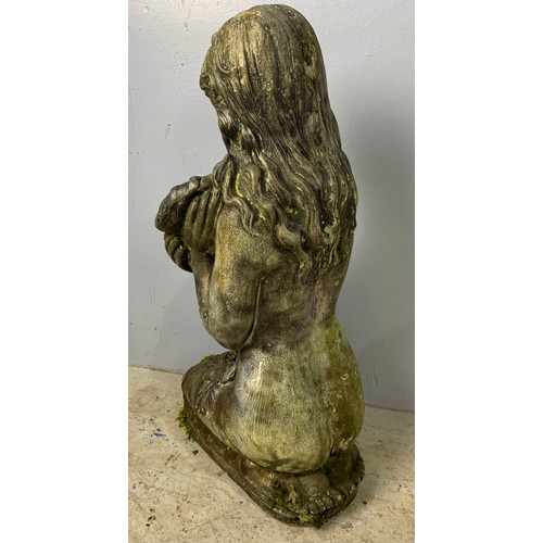 536 - KNEELING MAIDEN GARDEN WATER FEATURE 61cm TALL (COMPOSITE)