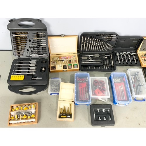 488 - LARGE QUANTITY OF ROUTER & DRILL BITS ETC MANY CASED