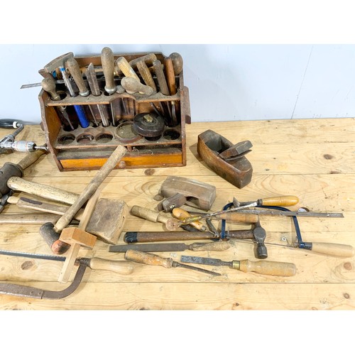 481 - LARGE QUANTITY OF HAND TOOLS, WOOD WORKING  CHIESELS & PLANES, HAMMERS ETC