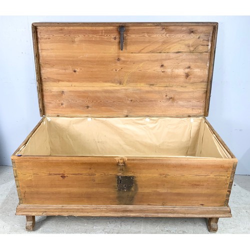 596 - CONTINENTAL PINE COFFER / BLANKET BOX  ON 4 FEET WIDTH 124cm