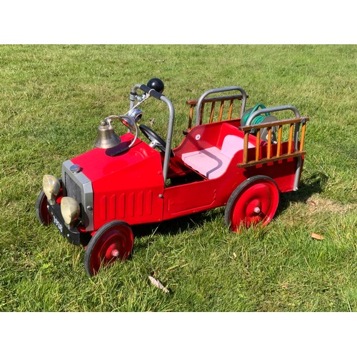 58 - A CHILD'S PEDAL CAR FIRE ENGINE, APPROX 90 CM LONG