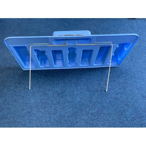 17 - VINTAGE ROCKER COVER DISPLAY RACK