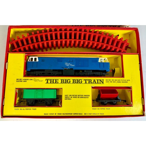 479 - TRIANG BIG BIG TRAIN, COMPRISING HYMEK LOCOMOTIVE (3 BUFFERS MISSING) 2 TRUCKS & TRACK, BOX AS SHOWN