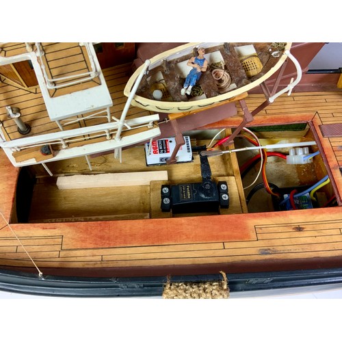 78 - RADIO CONTROLLED BOAT, 1916 TUG ‘JOFFRE’ (CALDERCRAFT) 1:48 OCEAN HARBOUR TUG, WELL DETAILED, RTR, &... 