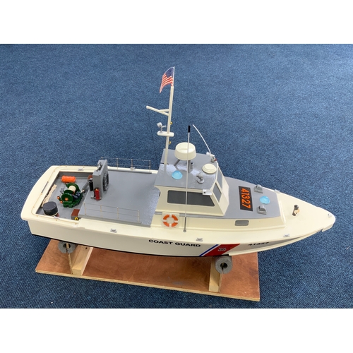 80 - MODERN RADIO CONTROLLED COAST GUARD LAUNCH APPROX. 80 CM, RTR. WITH CONTROLLER