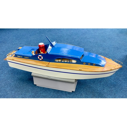 83 - RADIO CONTROLLED BOAT, AEROKITS ‘SEA QUEEN’ 1930s - 50’s STYLE RIVER CRUISER WITH INTERIOR FITTINGS,... 