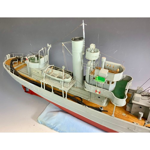 89 - RADIO CONTROLLED ROYAL NAVY MINESWEEPER, T241 ‘SIR KAY’, 1:48, CALDERCRAFT, HIGHLY DETAILED, RTR, AP... 