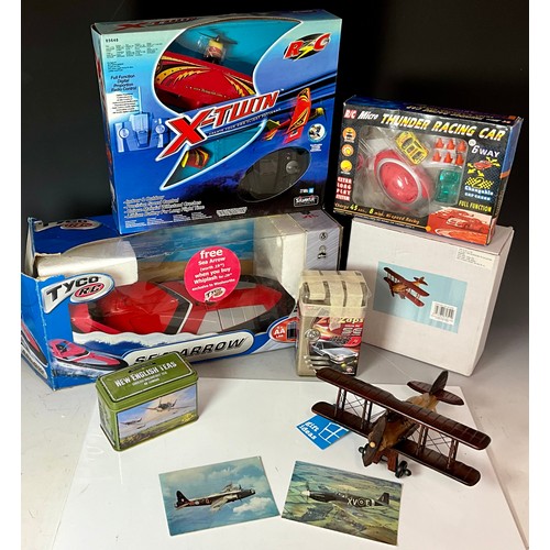 69 - SUNDRY RADIO CONTROL & SIMILAR MODELS, TYCO R/C SEA ARROW, BOXED , OPENED , BOAT NO CONTROLLER, THUN... 