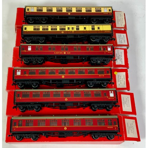 422 - HORNBY DUBLO, 6 X SD COACHES (IN NON ORIGINAL BOXES) COMPRISING 4051 WR BRAKE, 4060 WR 1ST, 4062 BR ... 