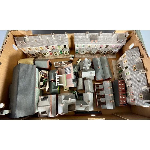 523 - N GAUGE MODEL RAILWAY ACCESSORIES, COLLECTION OF DEPOTS, SHEDS, HOUSES, INDUSTRIAL & RESIDENTIAL BUI... 