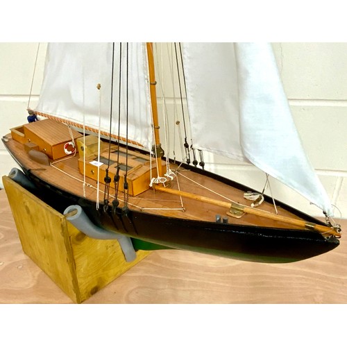 85 - RADIO CONTROLLED SAILING YACHT, APPROX 100 CM LONG