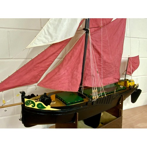 87 - RADIO CONTROLLED THAMES SAILING BARGE / BARQUE, APPROX 10 CM LONG BOW SPRIT TO STERN.,
RIGGED AND WI... 