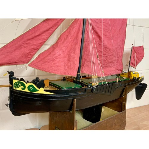 87 - RADIO CONTROLLED THAMES SAILING BARGE / BARQUE, APPROX 10 CM LONG BOW SPRIT TO STERN.,
RIGGED AND WI... 