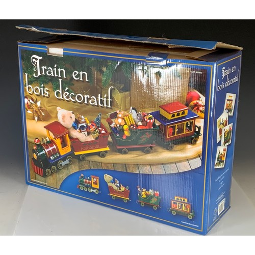 47 - CHRISTMAS SPECIAL, A DECORATIVE WOODEN TRAIN, APPEARS ALMOST AS NEW, BUT BOX HAS BEEN OPENED, AS SHO... 