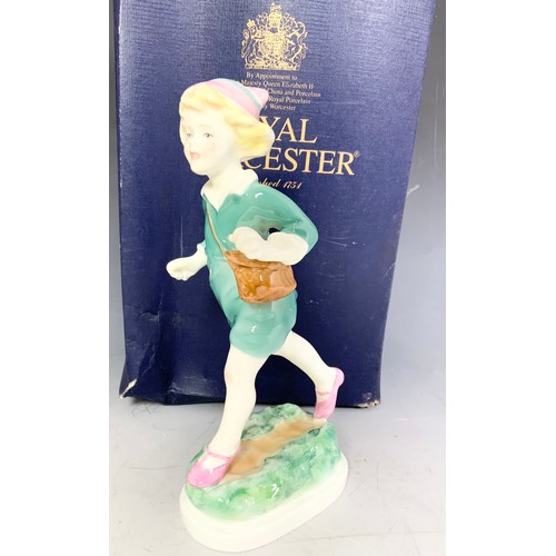 155 - WORCESTER FIGURE OF THURSDAYS CHILD WITH BOX