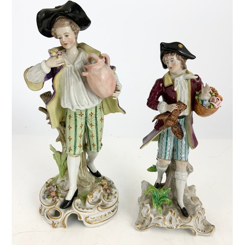 130 - 5 GOOD QUALITY CONTINENTAL PORCELAIN FIGURINES TALLEST 22cm