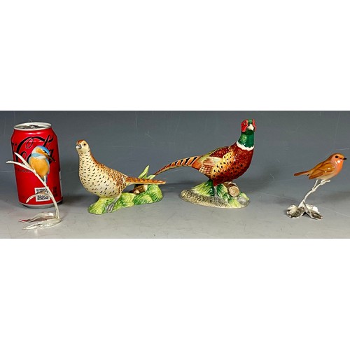 156 - 2 MODERN JOHN BESWICK PHEASANT STUDIES T/W 2 ROBIN KNIPP GARDEN BIRDS STUDIES MOUNTED ON SILVER EFFE... 