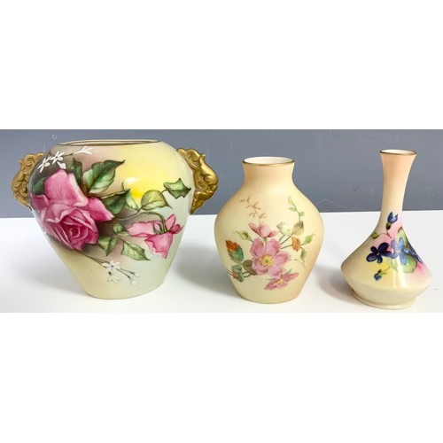 169 - 3 LOCKE & CO WORCESTER VASES DECORATED WITH HAND PAINTED FLORAL SPLAYS TALLEST 10cm