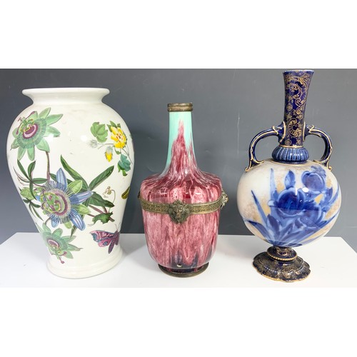 172 - PORTMEIRON BOTANIC GARDEN VASE 26cm , DOULTON BURSLEM FLOW BLUE VASE AF & A GOOD QUALITY VASE WITH G... 