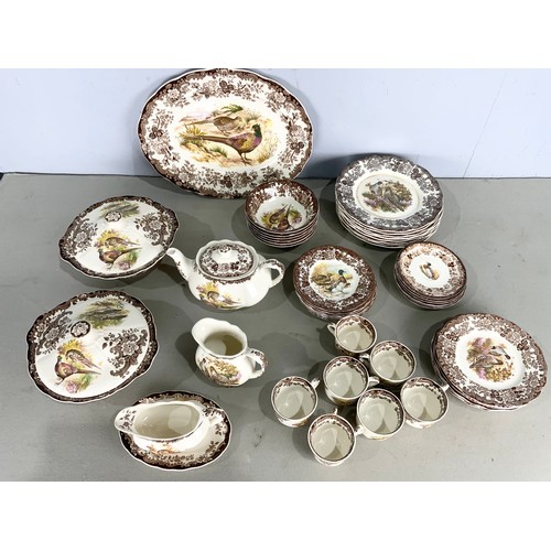 206 - QUANTITY OF PALISSY GAME SERIES DINNERWARE