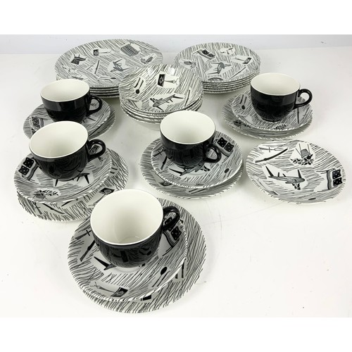 216 - RETRO BLACK AND WHITE HOMEMAKER DINNER SERVICE CIRCA 1960’S:
5 DINNER PLATES 25CM
6 TEA PLATES 20CM
... 